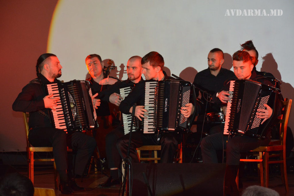 чайкин полька на аккордеоне. аккордеон ансамбли. баян ансамбль. название ансамбля аккордеонистов.